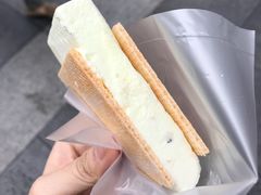-詹爷爷乌节路街头冰淇淋