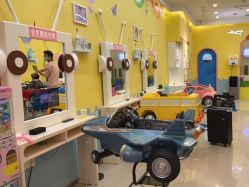 -爆米花儿童美发乐园