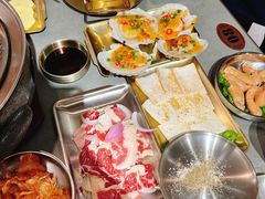 -围炉肉舍•炭烤活鳗•丹东海鲜烤肉(步行街店)