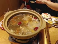-邹开喜·炭炉鸡煲·海鲜火锅(虹口足球场店)