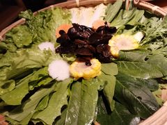 -尚尚仙·酸汤猪手·猪肚鸡火锅(华联万柳购物中心店)