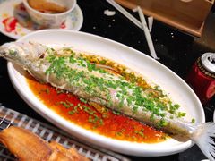 葱油白条鱼-老头儿油爆虾·知味杭州(爱琴海购物中心)
