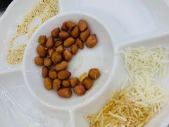 金鲷鱼生及配料-寻味顺德·南记酒家·传统顺德菜·鱼生(广源路店)