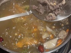-四点金粥底火锅(沂州里店)
