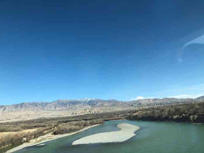 贵德黄河梨花小镇