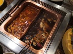 -老牌坊云南鱼豆花火锅(爱建店)