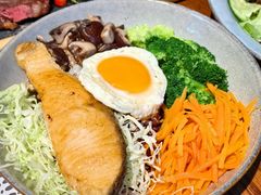 三文鱼能量碗-FUNFUN有饭花园聚会餐厅