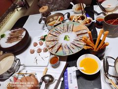 -红鼎豆捞·非遗鲍皇汤火锅(宝丰路店)