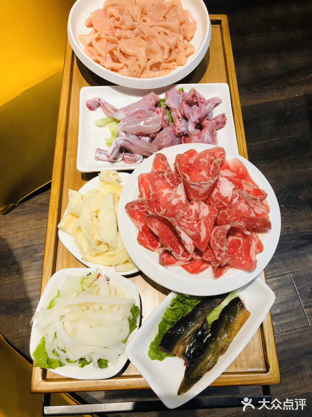现在改成了火锅店。菜品也丰富