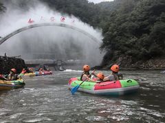 -仙人谷漂流景区