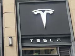 -TESLA 特斯拉(上海太古汇体验店)