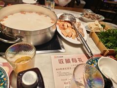 -尚尚仙·酸汤猪手·猪肚鸡火锅(华联万柳购物中心店)