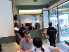 -M Stand(南京新街口金鹰店)