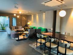 -The ROOF (通盈中心店)