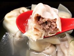 三鲜大馄饨-万寿斋(山阴路店)