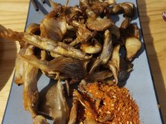 炸菌子-勺子米线·云南传统小吃市集(四方街店)