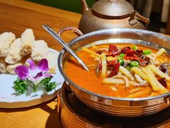 -娜仁图雅蒙古美食村(33小镇店)
