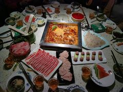 -二荆条·蜀鲜汇城市森林火锅