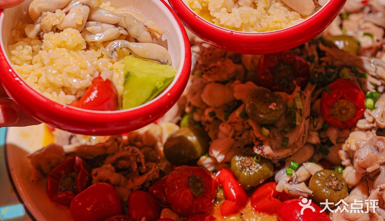 南京这家泡椒牛蛙饭巨巨巨好吃阿，说好晚上不吃饭的呢😭