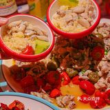 南京这家泡椒牛蛙饭巨巨巨好吃阿，说好晚上不吃饭的呢😭