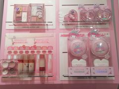 -名创优品(江南新地店)