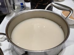 -红鼎豆捞·非遗鲍皇汤火锅(宝丰路店)