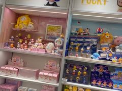 -泡泡玛特POPMART(杭州乐堤港店)