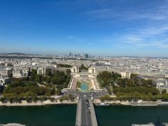 -乐蓬马歇百货公司(Rive Gauche)