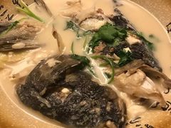 砂锅鱼头-75幢私房菜馆