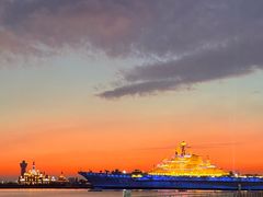 -泰达航母主题公园