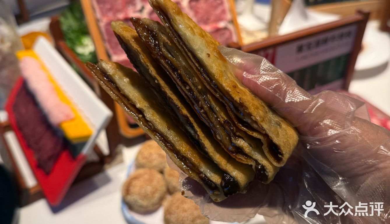 作为北京老字号铜锅涮肉品牌，他家主打传统老北京风味