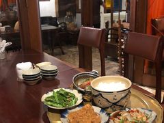 -Cuc Gach Quan Restaurant
