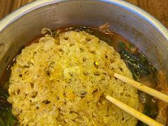 -爆炸头阿姨小四川正宗川味小吃(无任何分店)