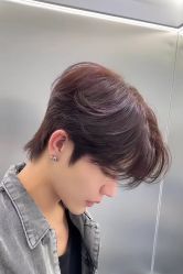 -一家只做男发烫染的店