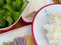 -毛辣果·贵州红酸汤牛肉火锅(西单店)
