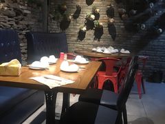 卡座-茅炒屋龙虾·烧烤·湘菜(新河路店)