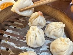 鲜肉小笼-老半斋(福州路店)