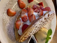 -ROAST coffee & eatery