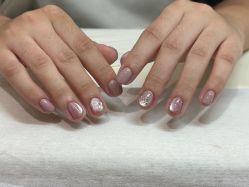 -花岐款式专研健康美甲沙龙