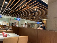 大堂-海底捞火锅鲜切牛肉主题店(长寿路店)
