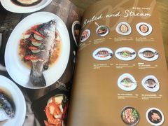 -Chom Cafe and Restaurant