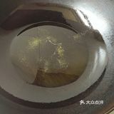 茄子去蒂洗净后用毛巾擦干水分