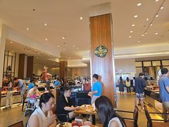-亚龙湾希尔顿自助餐厅·海鲜·烧烤·沙滩BBQ·现场乐队