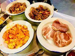 猪颈肉-马路牙子地桌烤肉(工体店)