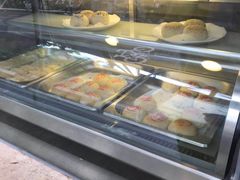 面包甜点陈列柜-王宝和酒家(黄浦店)