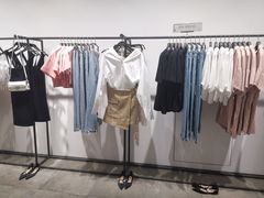 -URBAN REVIVO(上海中庚漫游城店)