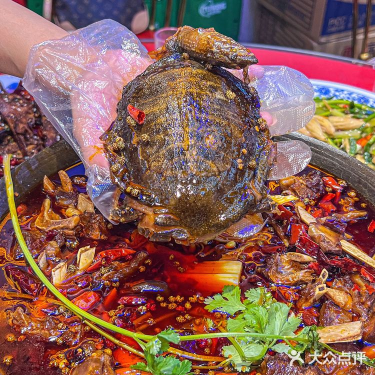 笑傲江湖菜不是网红但很火爆！！！