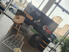 -天津波士信达奔驰4S店(卫津南路店)