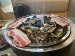 -围炉肉舍•炭烤活鳗•丹东海鲜烤肉(步行街店)