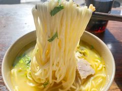 -亮亮面馆(经六路店)